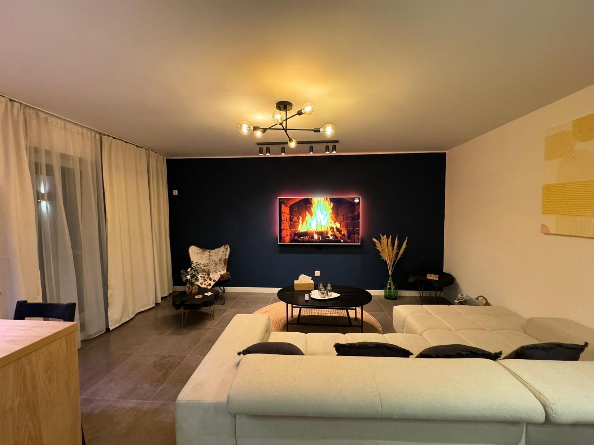 Chill Vibes Apartment Brasov Luaran gambar