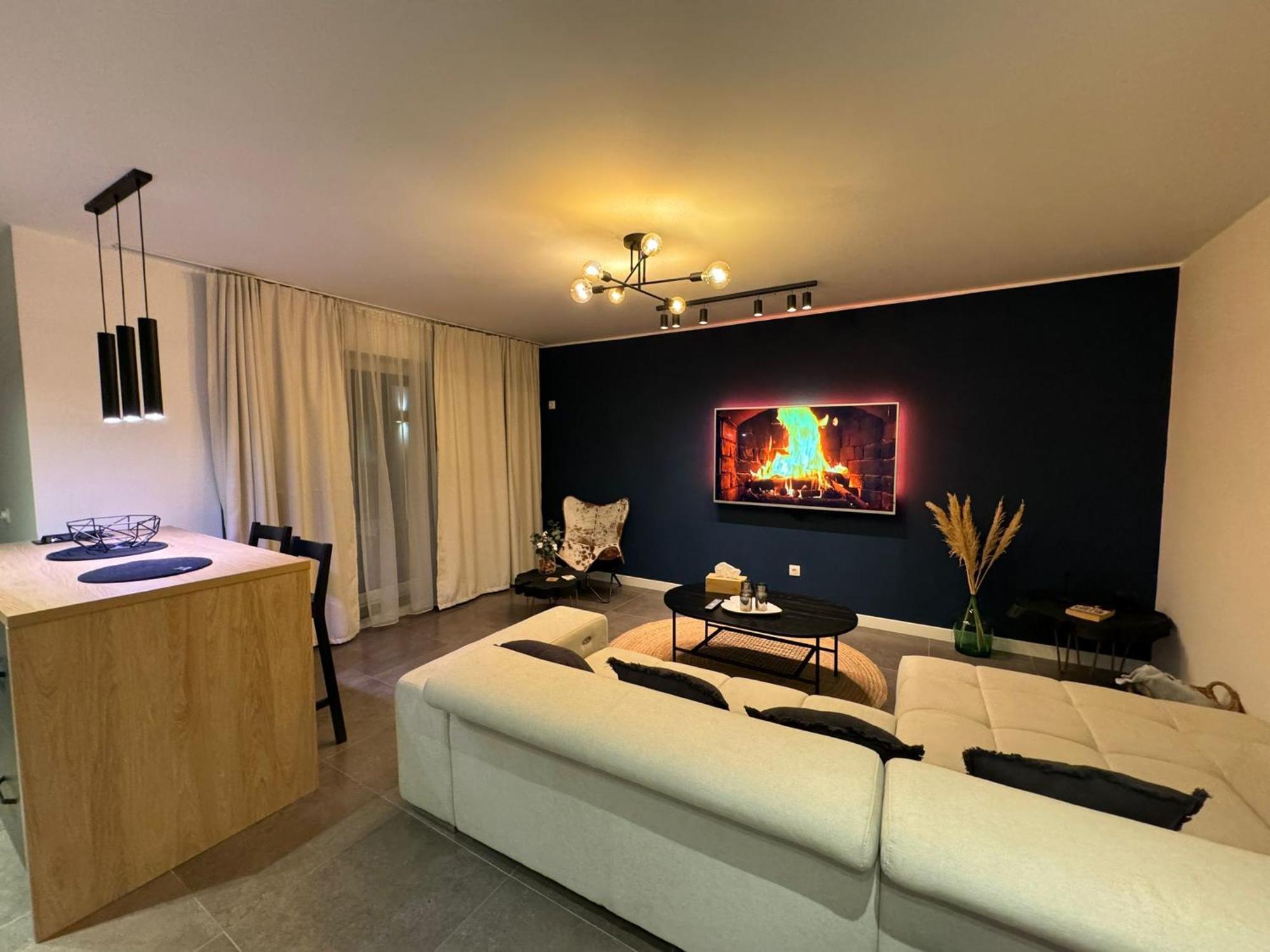 Chill Vibes Apartment Brasov Luaran gambar