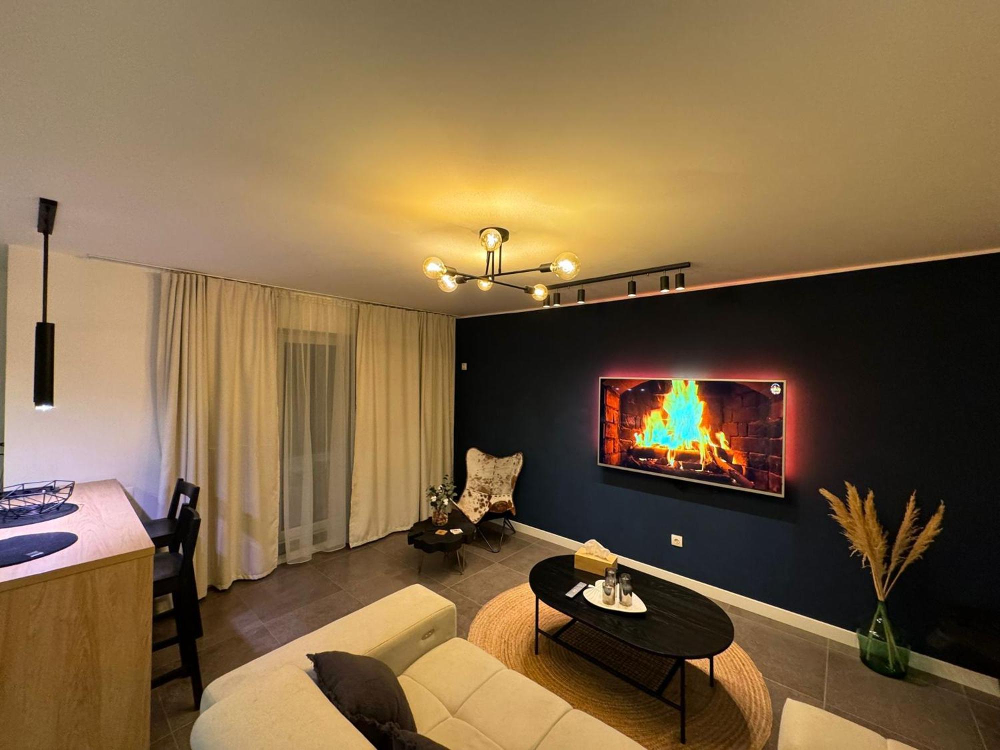 Chill Vibes Apartment Brasov Luaran gambar